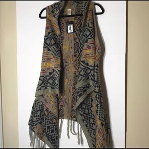 NWT Lildy Large/XL Southwestern fringe vest